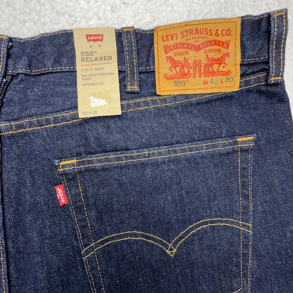 Levis 550 Relaxed Fit Tapered Leg Jeans Mens 42x30 Dark Wash Indigo 00550-0216